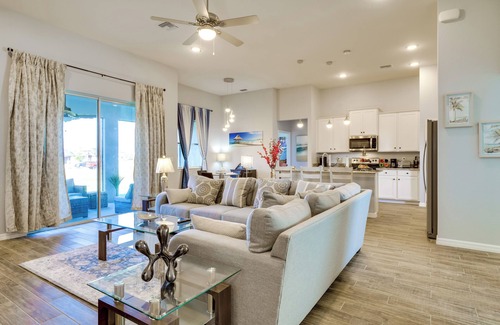 Burnt Store House | Screened-In Patio & Grill: Cape Coral Retreat