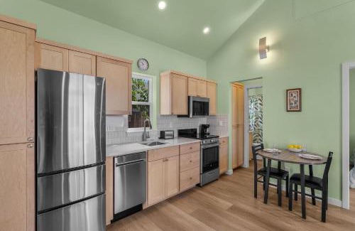 Redmond House | Scrubjay Suite - Meredith Lodging