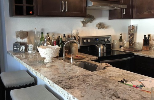 Bay Ho Condo | SD Writer's Pad ~ KILLER location near La Jolla, PB, Downtown ~ walk to Trolley!