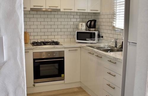 Glenelg North Apartment | Sea Blue Retreat Glenelg North