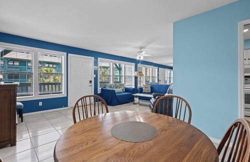 Gulf Shores Condo | Sea Breeze 218: 2BR condo across street from the Gulf, pool & BBQ