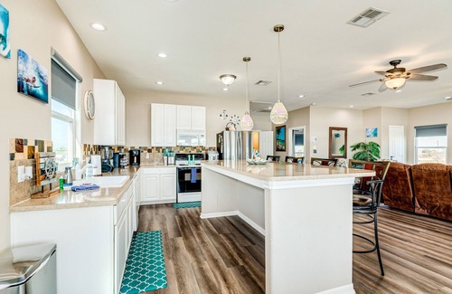 Port Bolivar House | Sea breeze oceanfront home with balcony, patio, hammock, & W/D