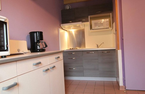 Omonville-la-Rogue Cottage | Sea Cottage with Terrace, Garden, and Beach Nearby - Pet Friendly & Family Fun!