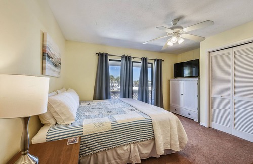 Silver Sands Beach House | Sea Esta by Book That Condo