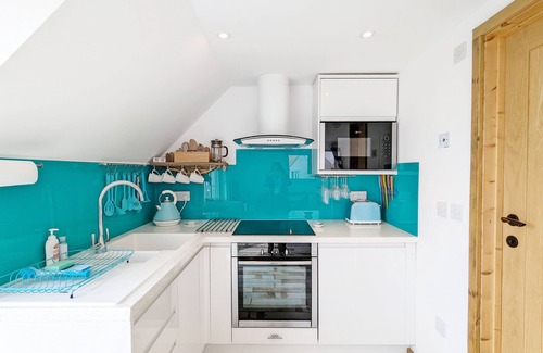 Selsey Cottage | Sea Esta, Selsey - sleeps 4 guests in 1 bedroom