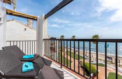 Sitio de Calahonda Apartment | Sea Front Beach house Micaela G