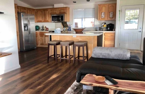 Brookings House | 🐳🧜🏽♀️Sea La’VIEWS OceanHarborRiverVIEWS wHOT TUB Walk2Ocean LUXURY KingBeds+ EV+FUN