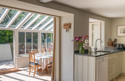 Thurlestone Cottage | Sea Lavender - a house that sleeps 9 guests in 5 bedrooms