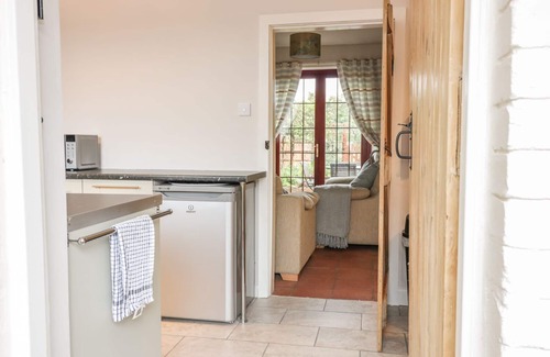 Berwick-upon-Tweed Cottage | SEA LILY, pet friendly, country holiday cottage in Holy Island