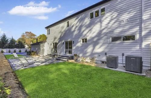 East Patchogue Villa | Sea Ocean Marina Suites Guest HS