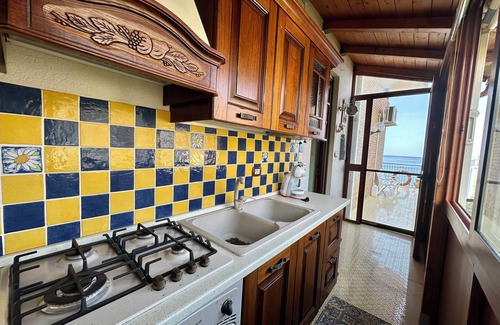 Casteldaccia Apartment | Sea PearlApartment by the sea 🌊