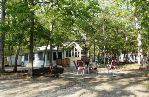 Cape May Court House Resort | Sea Pines Loft Park Model 3