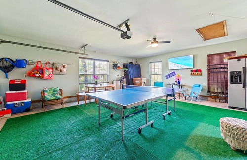 Navarre House | Sea Queen: Arcade, Pool, V-ball and Navarre Beach