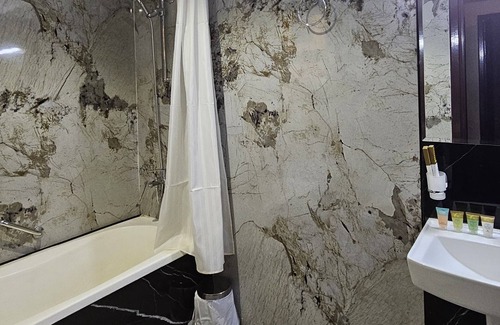 Khor Fakkan Hotel | Sea Shore Hotel Apartment