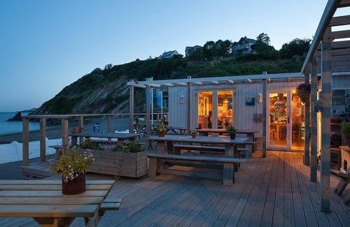 Millendreath Apartment | Sea Shore Pet apartments are perfect for families with children and pets.