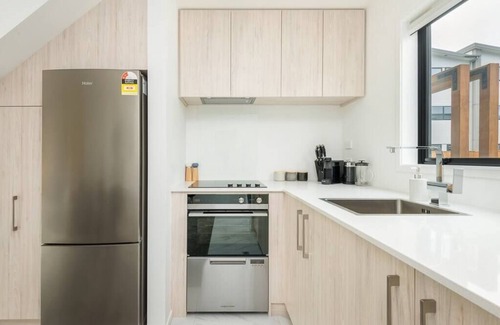 New Brighton House | Sea Side Paradise - Beach Across