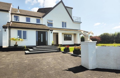 Port-Eynon Apartment | Sea View - 1 Bed Suite - Ocean Breeze - Port Eynon