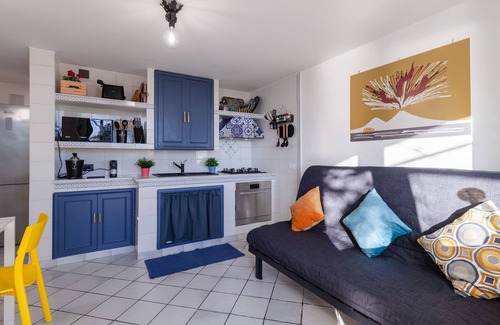 Naples House | Sea View 2bed Apartment overlooking the Gulf with Private Terrace
