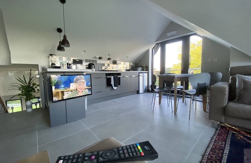 Dartmouth Apartment | Sea View Barn Apartment at Downton Lodge, Near Dittisham, Peaceful Rural Setting