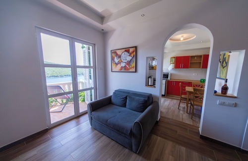 Bigovo Apartment | Sea View Duplex with Jacuzzi & Sauna in Bigova Bay