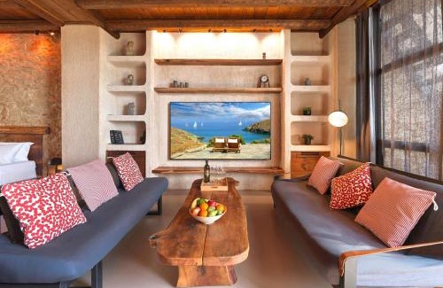 Piraeus House | Sea View Garden Suites
