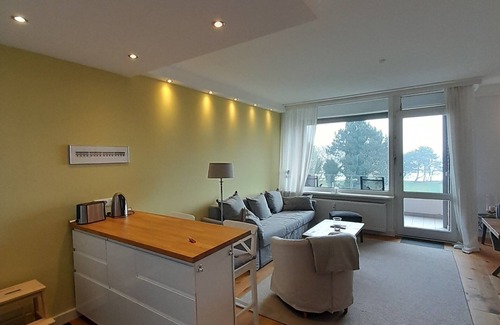 Alt-Travemunde/Ronnau Apartment | Sea view, WLAN, elevator, 2 balconies, shutters, awning, family friendly