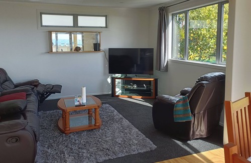 New Plymouth Cottage | Sea views, near beach, fishing club, supermarket, private