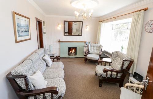Roundstone House | Sea Watch House