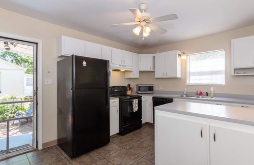 South Pensacola House | Seabird Shack: Dog Friendly, Downtown Pensacola!