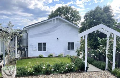 Coffs Harbour House | Seabirds Cottage