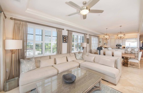 Seven Mile Beach Apartment | Seabreeze 8 - Luxury 4-Bedroom on Seven Mile Beach