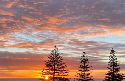Seacliff House | Seacliff Beach Retreat Lux, Modern, Seaviews, 3BR, Balcony