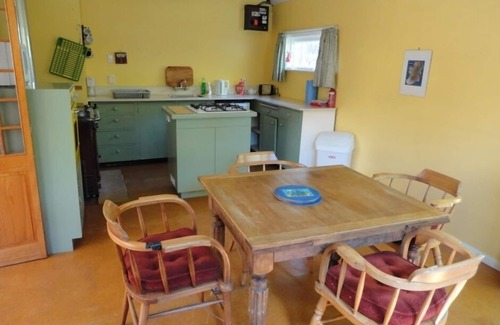 Seacliff House | Seacliff cottage - in a beautiful historic reserve