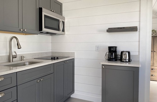 Rye Condo | Seafarer Cottage with Ocean View & salt water pool! 2 August weeks open!
