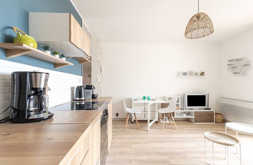 Saint-Gilles-Croix-de-Vie Apartment | Seafront and ocean views - Stay for 4