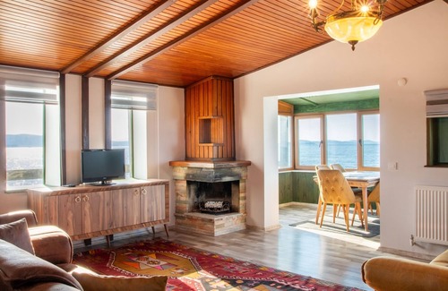 Urla Apartment | Seafront Flat w Fireplace, Terrace 1 min to Beach