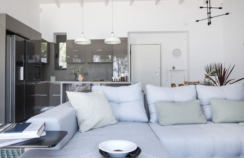 Eretria House | Seafront house with stunning views close to Athens