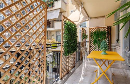 Picanello-Ognina-Barriera-Canalicchio House | Seafront in the City