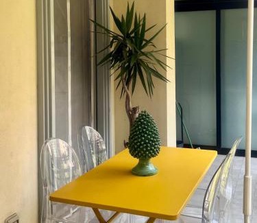 Picanello-Ognina-Barriera-Canalicchio House | Seafront in the City