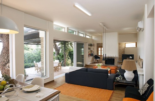 Varkiza Villa | SEAFRONT VILLA IN ATHENS RIVIERA