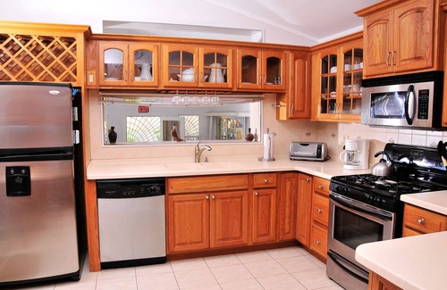 Reeds Bay House | Seagaze Beach House is Perfect for Family, a few Steps to the Beach