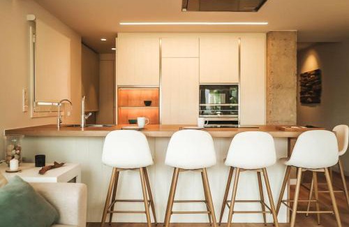 Blanes Apartment | SeaHomes Vacations - Seafront Brand New Apt with PKG