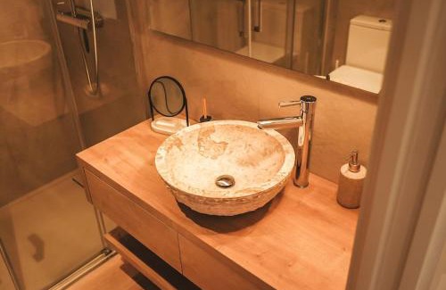 Blanes Apartment | SeaHomes Vacations - Seafront Brand New Apt with PKG