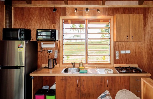 Savusavu Apartment | Seahorse Bungalow - Truly beachfront, unobstructed ocean view, private, clean