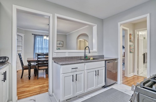 North Greece House | Seahorse, Charlotte Beach, Rochester, NY
