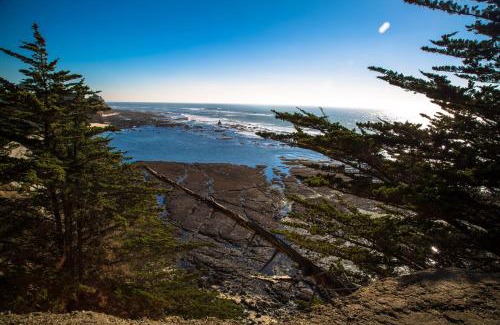 Moss Beach Hotel | Seal Cove Inn