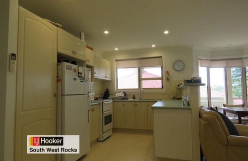 South West Rocks House | Seas The Day - Modern, Family Home with WI-FI