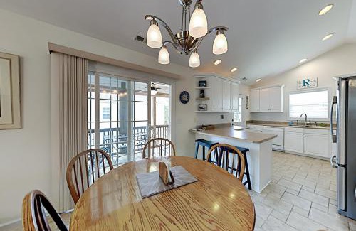 Tranquil Harbour House | Seas the Day