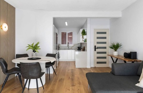 Merewether Apartment | Seascape 500m to Merewether Ocean baths