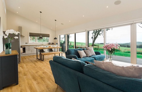 Gatehouse-of-Fleet Cottage | Seascape - a lodge that sleeps 4 guests in 2 bedrooms